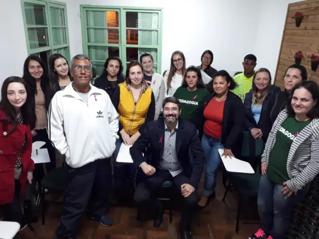 Cristiano Brasil em palestra sobre ansiedade e saúde mental