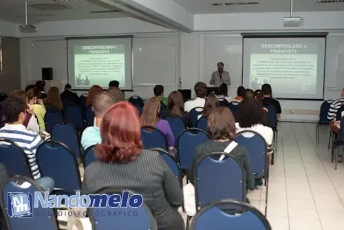 Cristiano Brasil palestra para médicos e enfermeiros sobre saúde mental